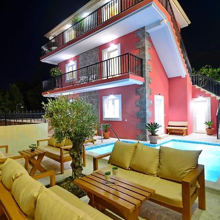 Apartments Lux S Tivat Exterior photo