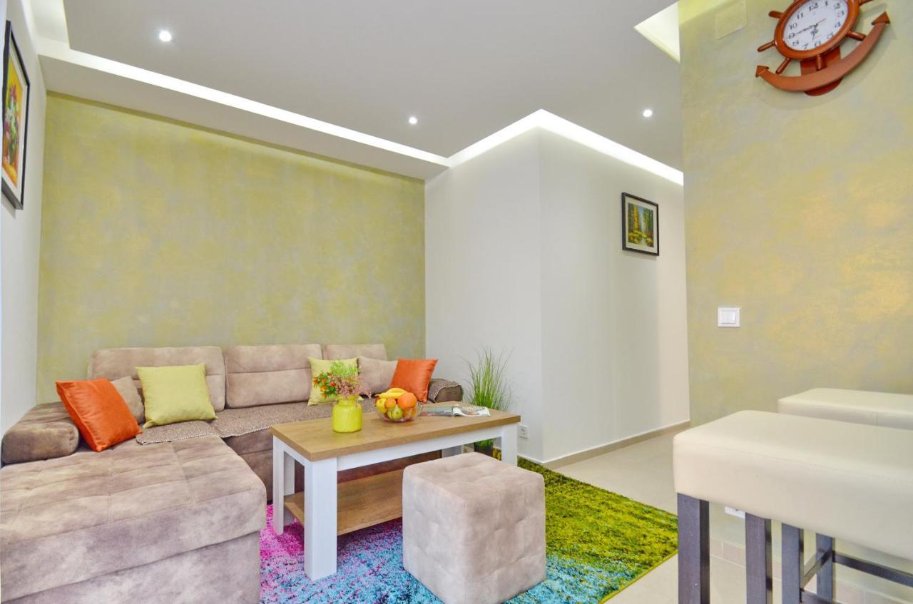 Apartments Lux S Tivat Exterior photo
