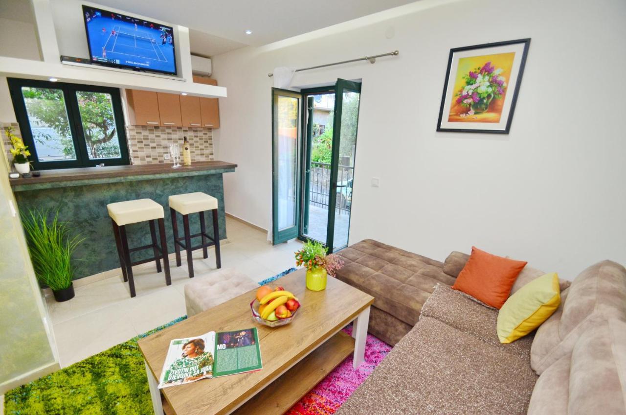 Apartments Lux S Tivat Exterior photo