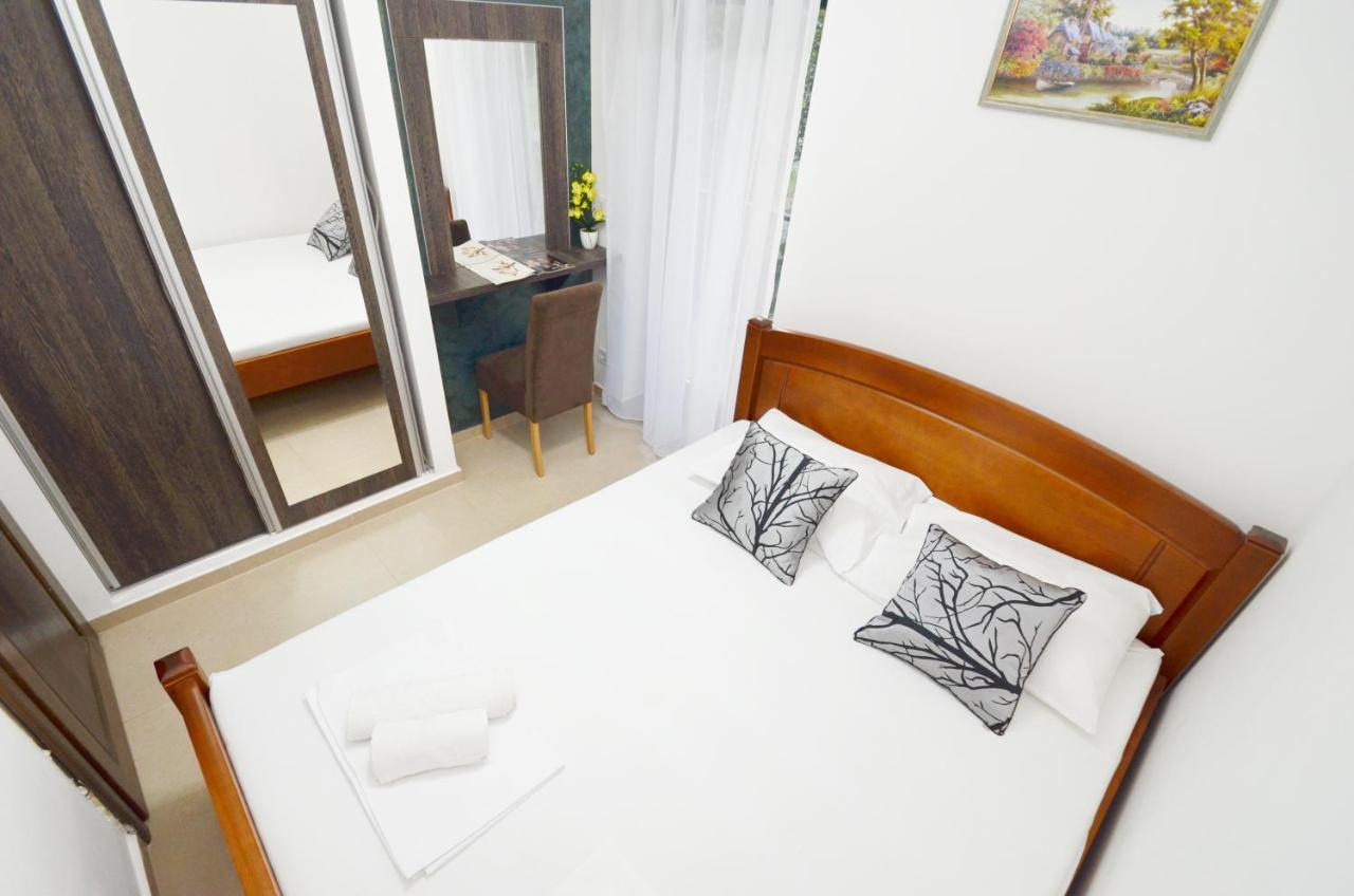 Apartments Lux S Tivat Exterior photo