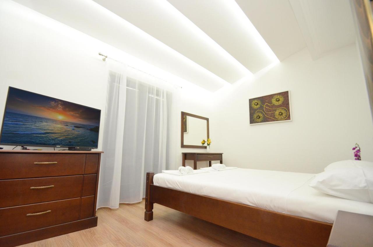 Apartments Lux S Tivat Exterior photo