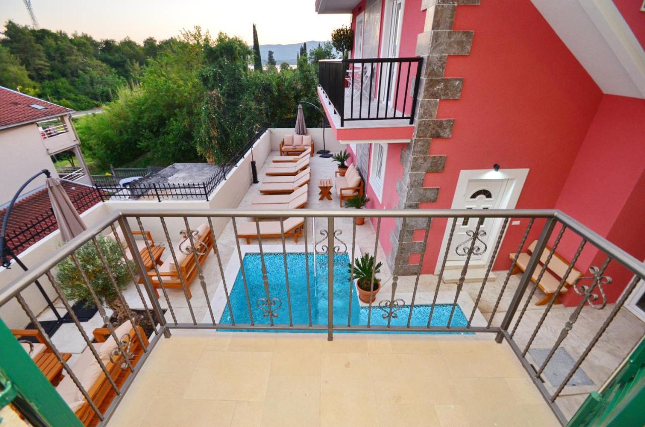 Apartments Lux S Tivat Exterior photo