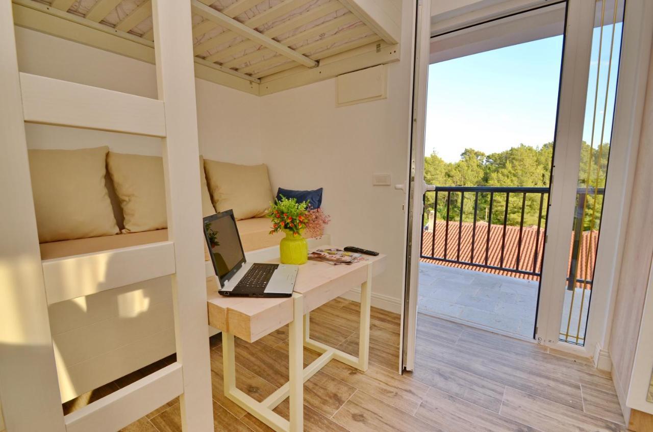 Apartments Lux S Tivat Exterior photo